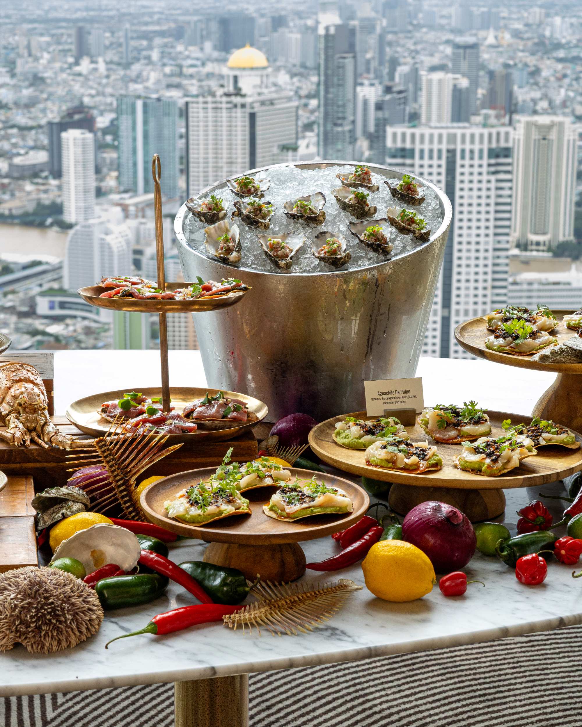 Domingos en Ojo: Sunday Brunch ทาโก้ไม่อั้น พร้อมวิวกรุงเทพฯ จากชั้น 76